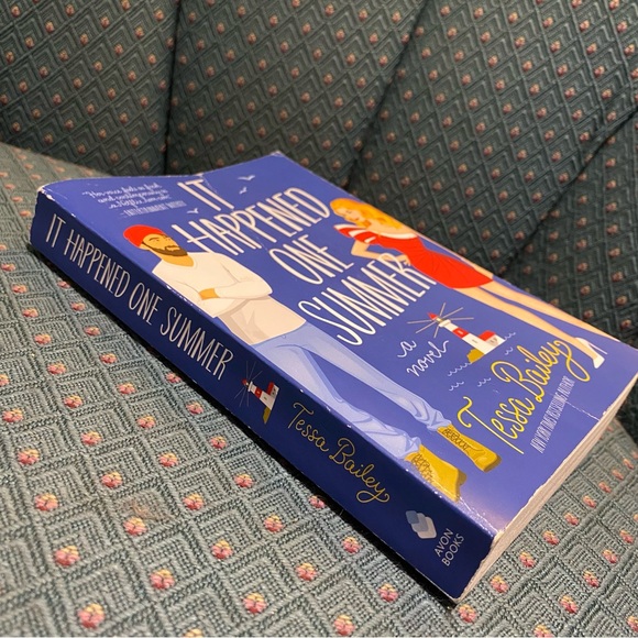 “It Happened One Summer” Spicy Rom Com Novel by Tessa Bailey. Tik Tok Favorite! - Picture 2 of 5